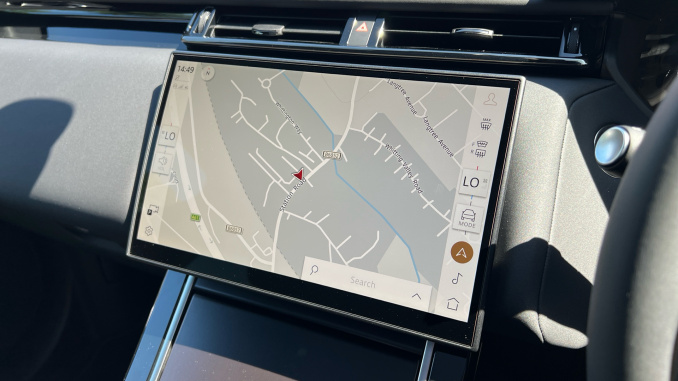 Land Rover Range Rover Velar 2.0 D200 MHEV Belgravia Edition 5dr Auto Diesel Estate - Image 11